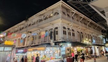 Heritage buildings at Trengannu St and Smith St.