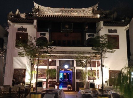 THE RIVERHOUSE.