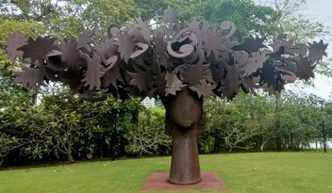 Fiore by Manolo Valdés.