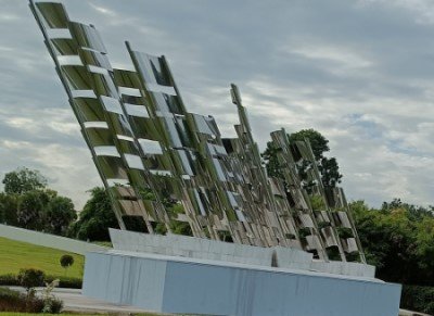 Joyous River Sculpture by Elsie Yu in 1988.