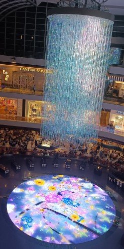 Digital Light Canvas by Teamlab.