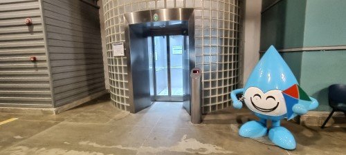 Walk back to the Marina Barrage lift.