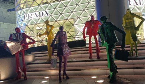 Urban People by Kurt Metzler at the outside of Ion Orchard.