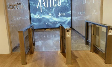 Once inside the gallery, enter here to access the lift.