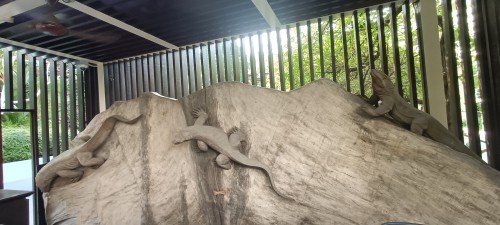 The Monitor Lizard Sculpture by Unknown Sculptor at the Visitors Services @ Tanglin Gate Booth.